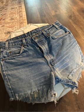 Levi’s Light Wash Distressed Denim Shorts Original style